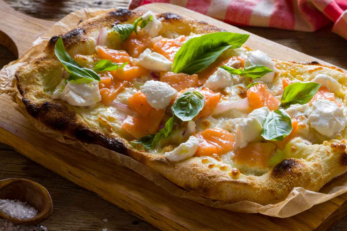 ¿Qué es la pinsa romana y en qué se diferencia de la pizza tradicional?