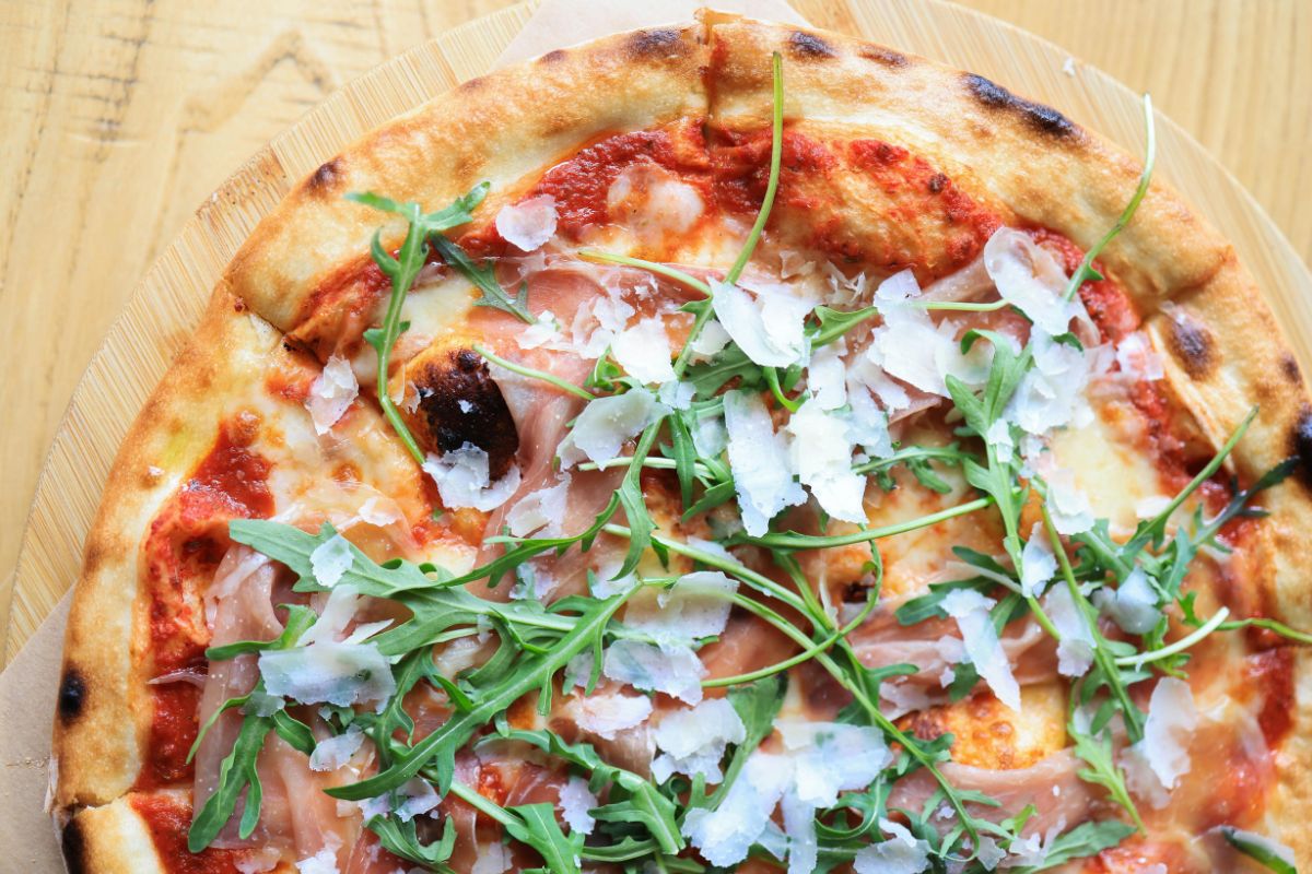pizza crujiente sin horno de piedra